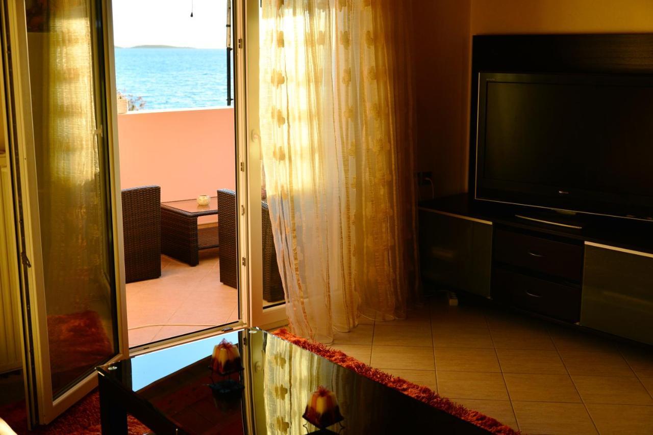 Sea View Luxury Apartment Plataria Esterno foto